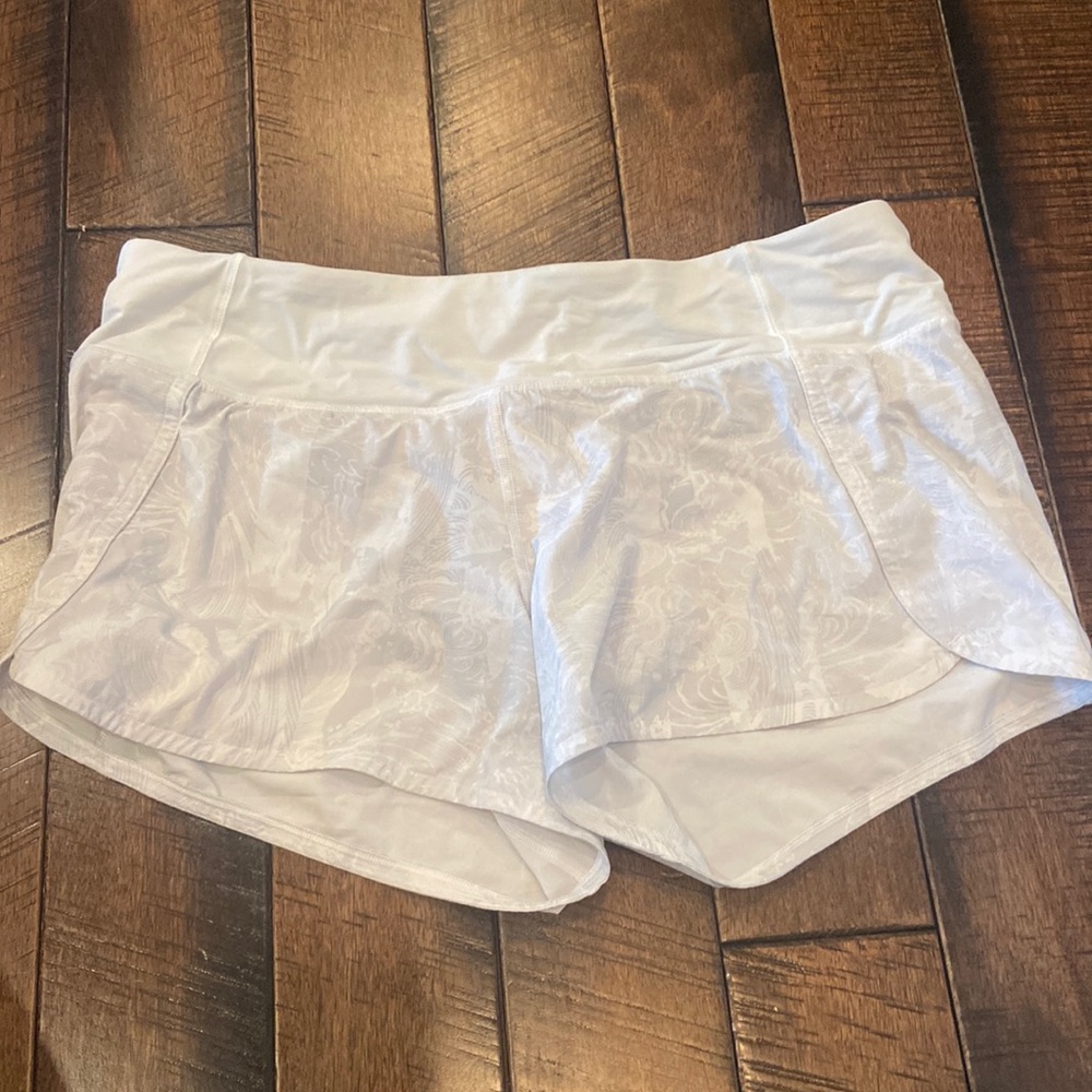Lululemon Speed Up, size 10, 4inch